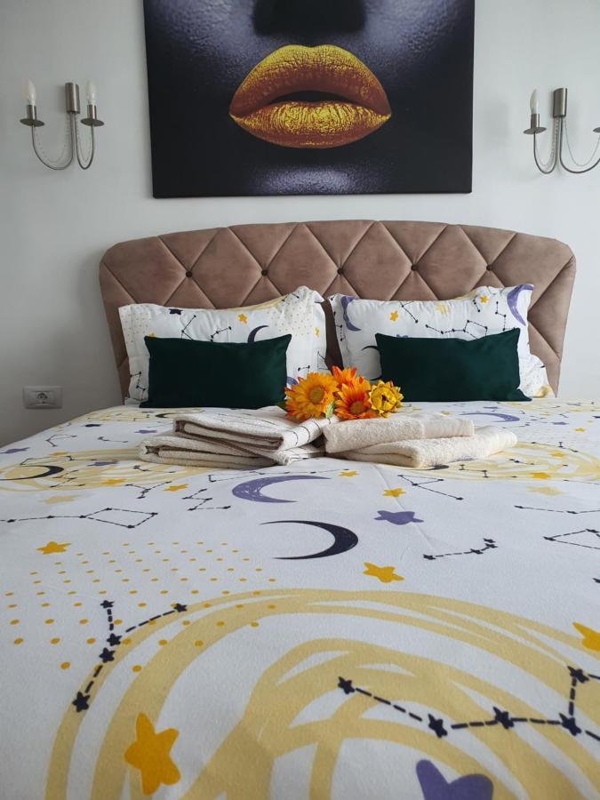 Chic Apartment- Place To Remember Галац Екстер'єр фото