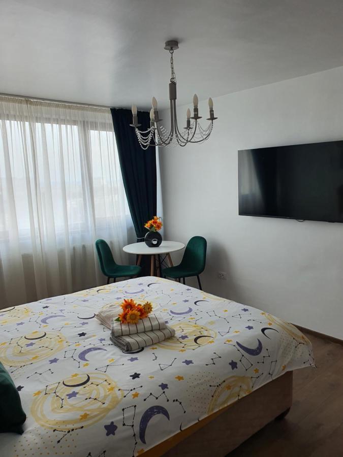 Chic Apartment- Place To Remember Галац Екстер'єр фото