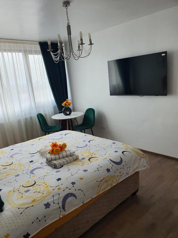 Chic Apartment- Place To Remember Галац Екстер'єр фото