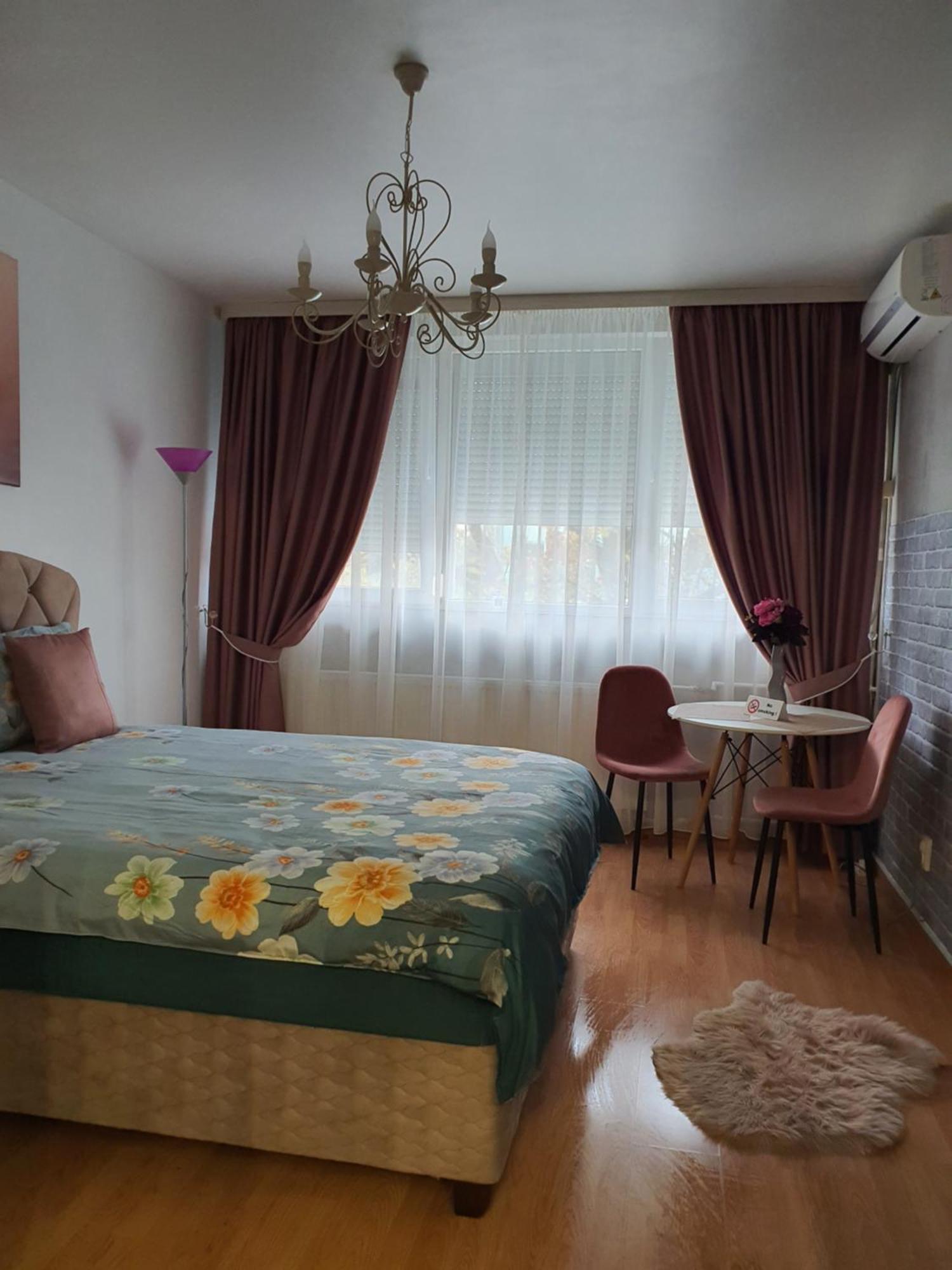 Chic Apartment- Place To Remember Галац Екстер'єр фото