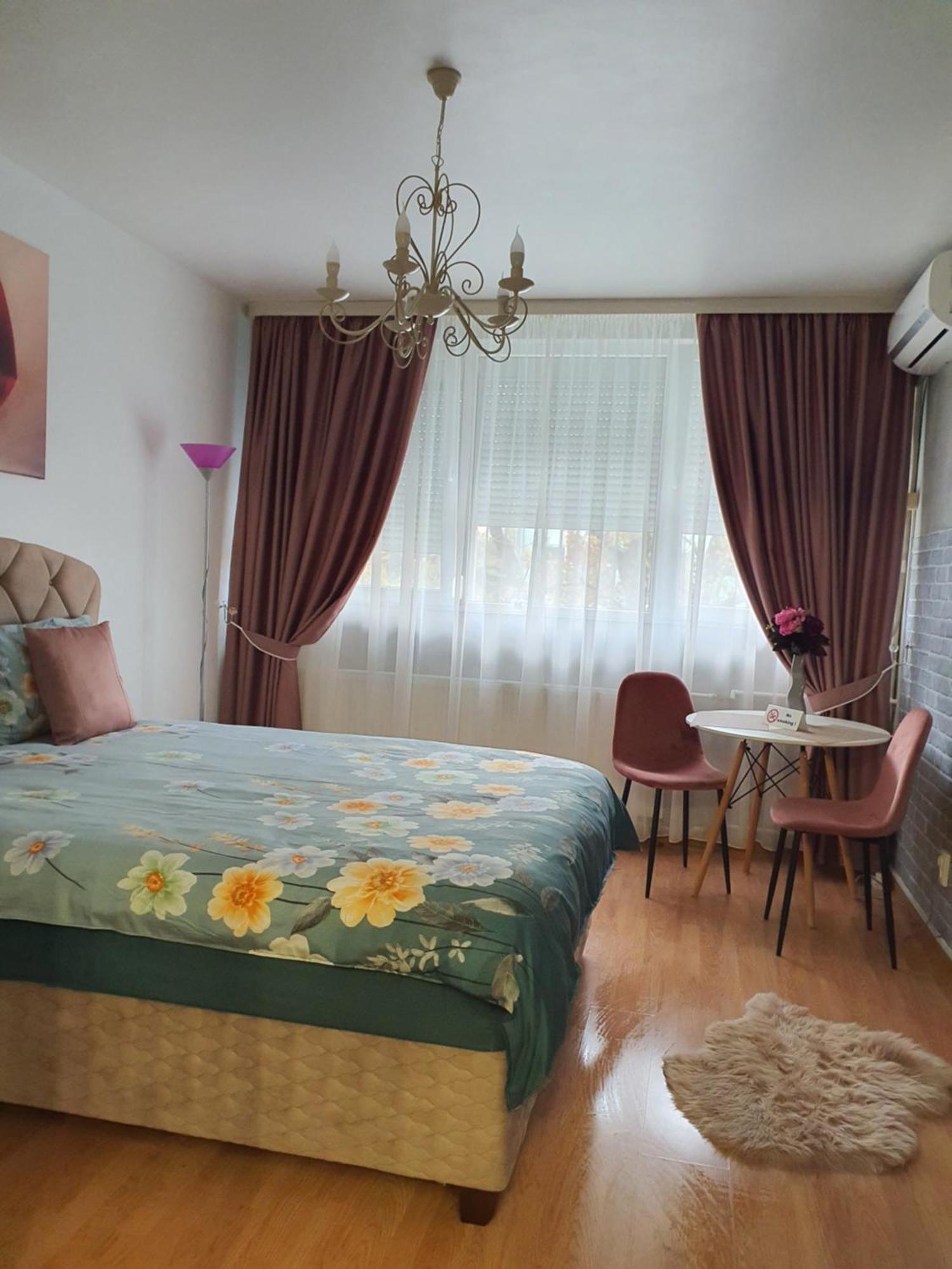 Chic Apartment- Place To Remember Галац Екстер'єр фото
