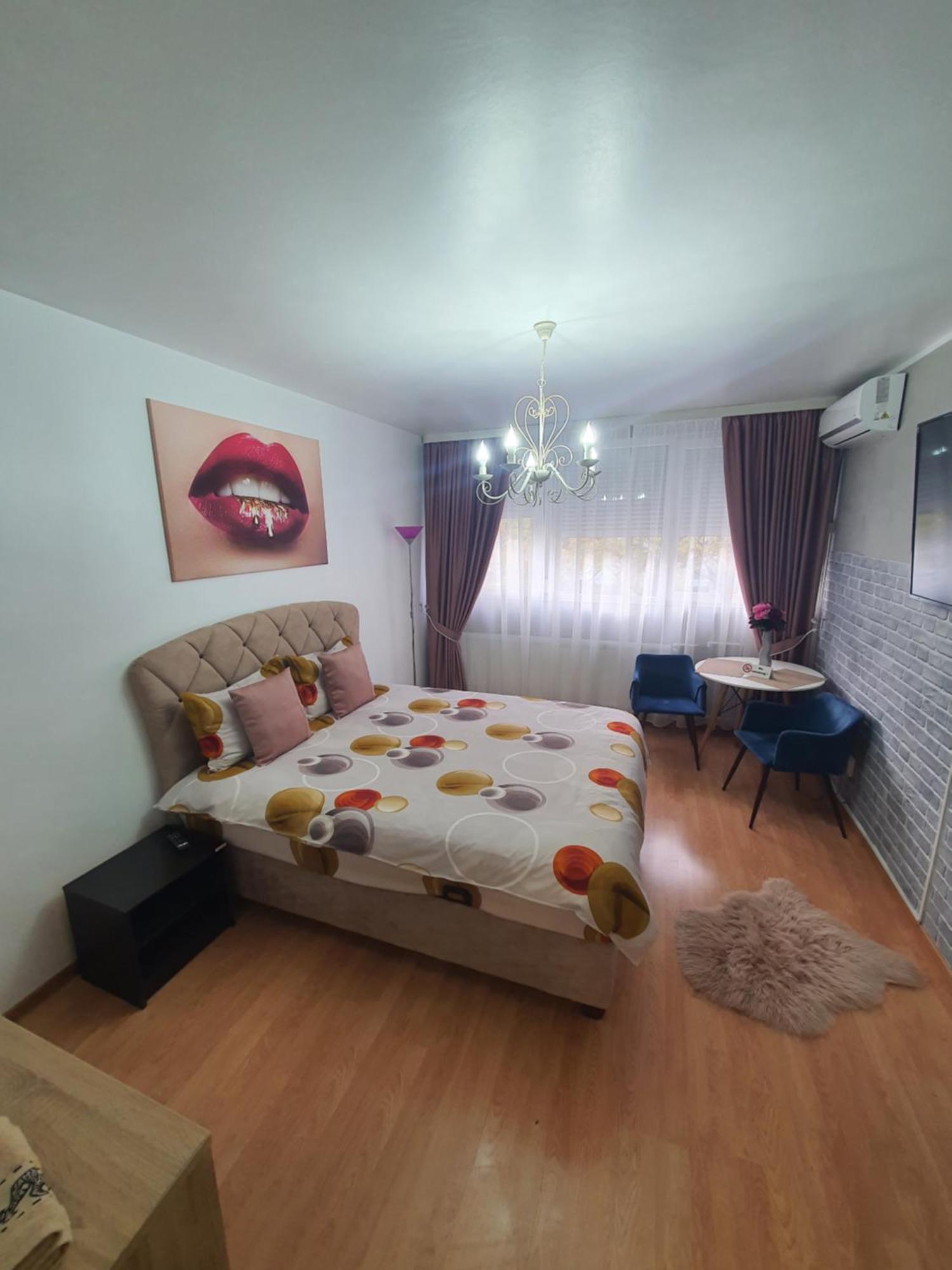 Chic Apartment- Place To Remember Галац Екстер'єр фото