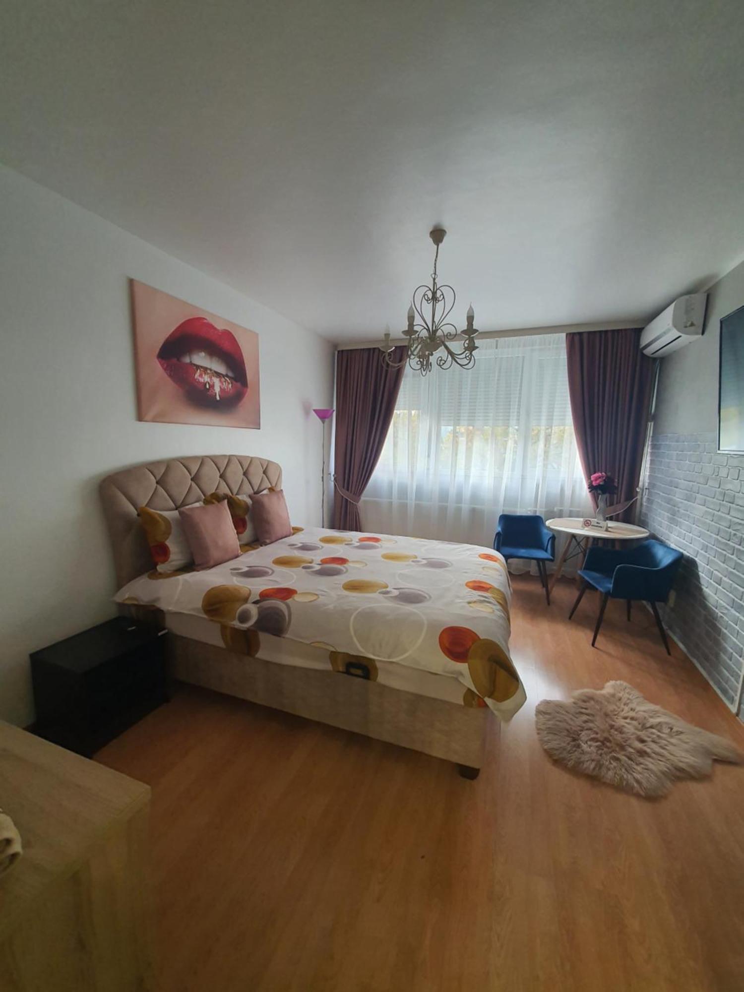 Chic Apartment- Place To Remember Галац Екстер'єр фото