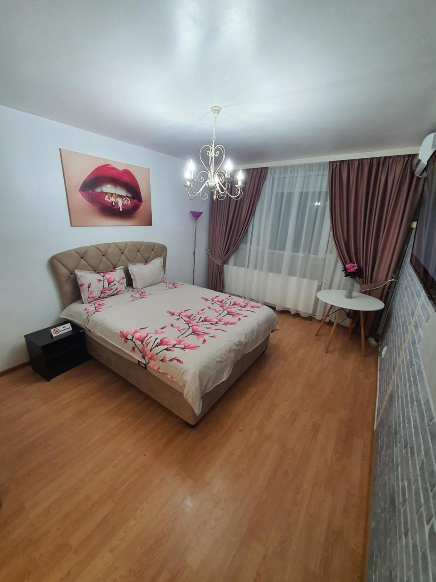 Chic Apartment- Place To Remember Галац Екстер'єр фото