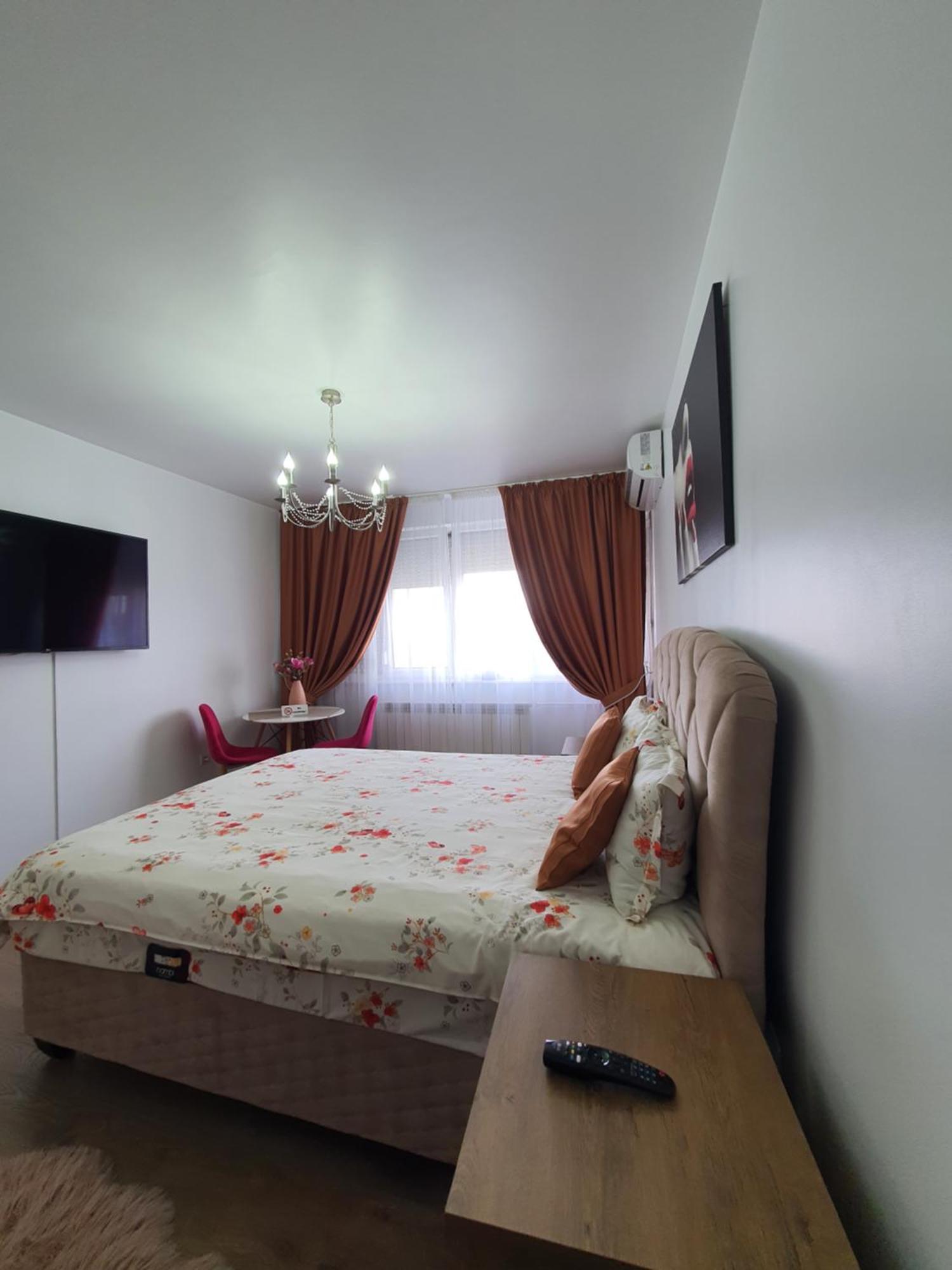 Chic Apartment- Place To Remember Галац Екстер'єр фото