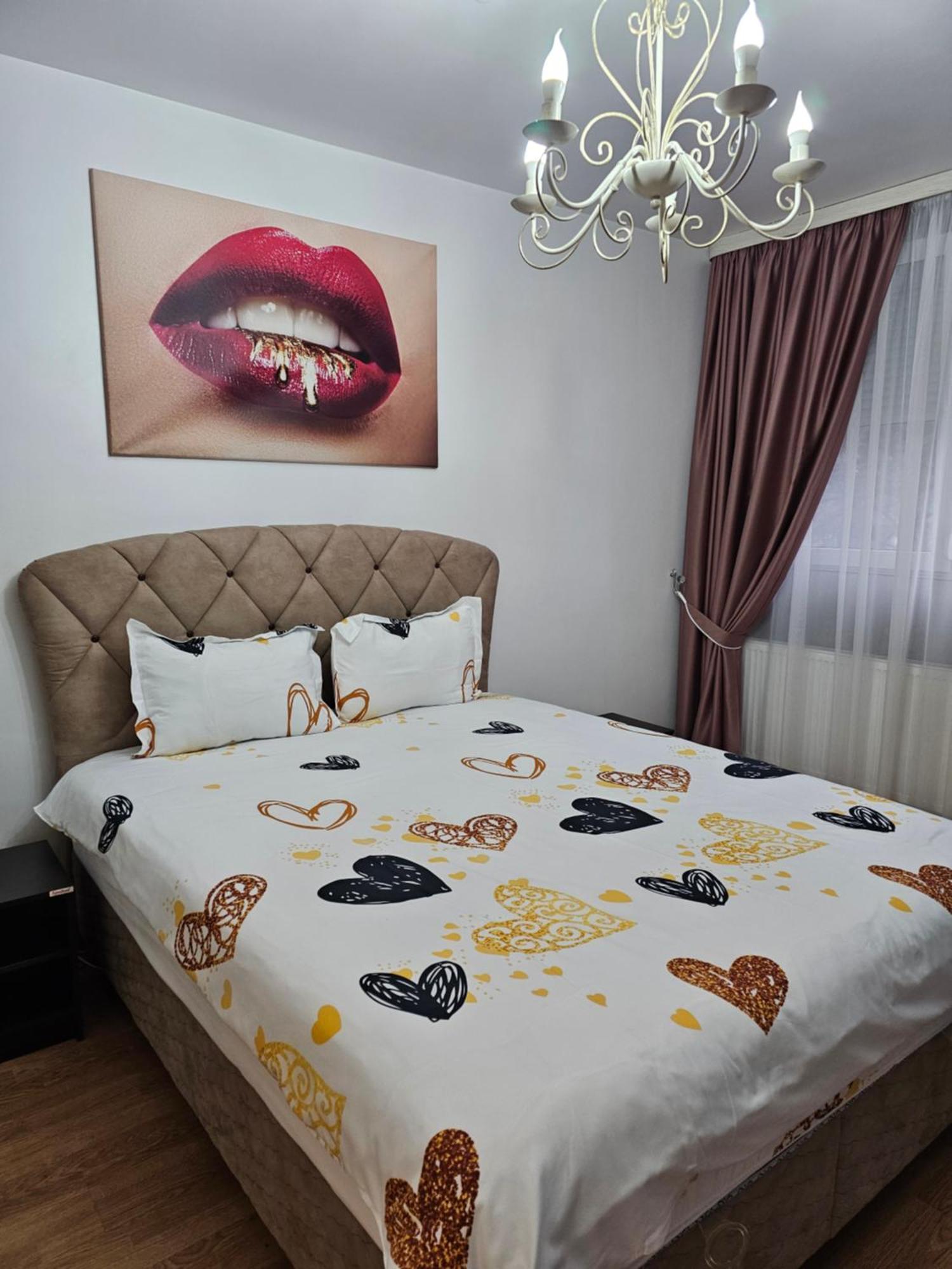 Chic Apartment- Place To Remember Галац Екстер'єр фото