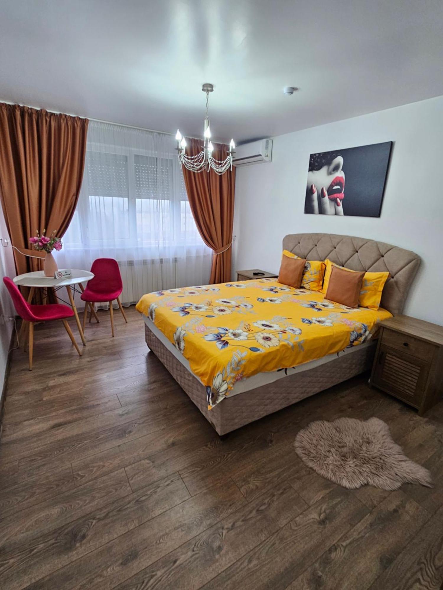 Chic Apartment- Place To Remember Галац Екстер'єр фото